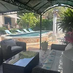 Tres Beau Lumineux Dans Avec Piscine דירה ז'ואן-לה-פינס