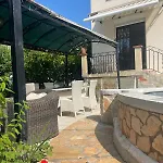 Tres Beau Lumineux Dans Avec Piscine דירה