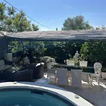 Tres Beau Lumineux Dans Avec Piscine דירה