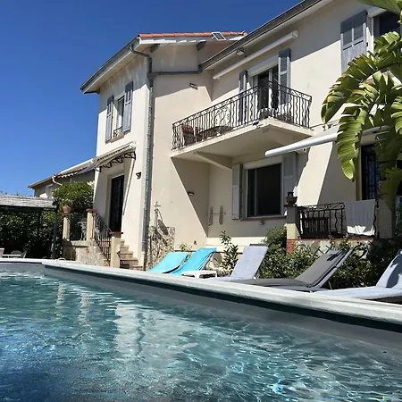 Апартаменты Tres Beau Lumineux Dans Avec Piscine