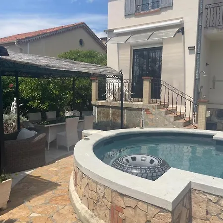 Tres Beau Studio Lumineux Dans Villa Avec Piscine Apartment *