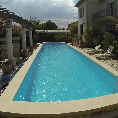 Tres Beau Studio Lumineux Dans Villa Avec Piscine Apartment