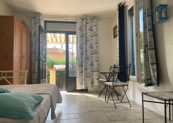 Tres Beau Lumineux Dans Avec Piscine Juan-les-Pins