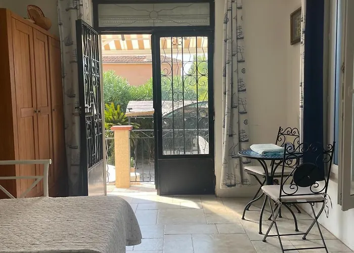 Appartement Tres Beau Lumineux Dans Avec Piscine *